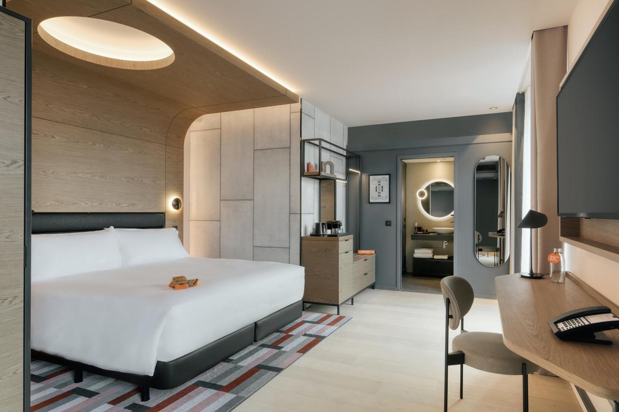 Canopy By Hilton Eiffel Tower Hotel 4*